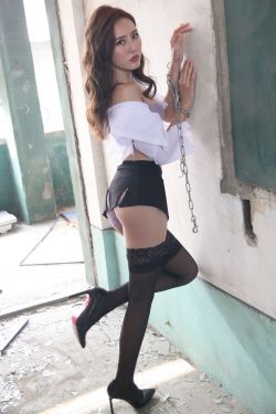 双乳被一左一右吃着的感觉
